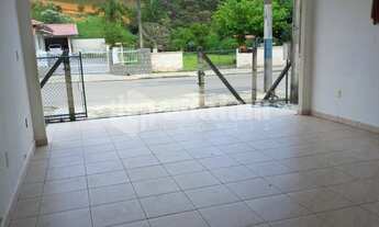 Imagem 3: ![CDATA[CASA COM 3 DORMITÓRIOS, SENDO 1 SUÍTE ]]