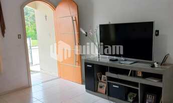 Imagem 5: ![CDATA[CASA COM 3 DORMITÓRIOS, SENDO 1 SUÍTE ]]