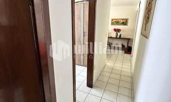 Imagem 4: ![CDATA[APARTAMENTO NO CENTRO COM 2 QUARTOS]]