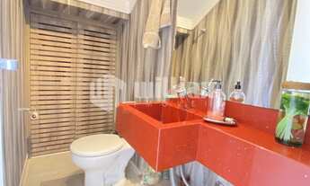 Imagem 5: ![CDATA[AMPLA CASA COM 3 QUARTOS SENDO 1 SUÍTE]]