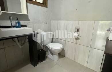 Imagem 7: ![CDATA[CASA SOLTA SEMIMOBILIADA DE 2 DORMITÓRIOS NO RIO BRANCO]]