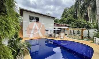 Imagem: Sobrado Triplex - 4 Dormitórios - Condomínio