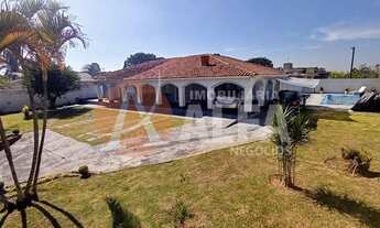 Imagem: Casa com 4 Dormitórios no Condomínio Haras