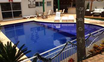 Imagem: Sobrado Triplex - 4 Dormitórios - Condomínio