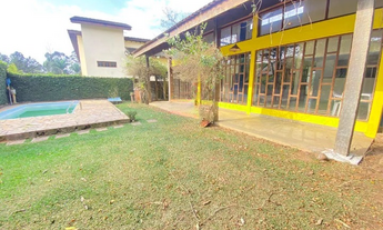 Imagem 1: Casa com 03 Quartos - Granja Viana/Fazendinha - Carapicuíba