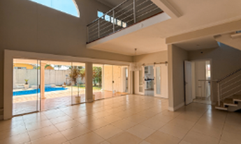 Imagem 4: Casa com 04 Quartos - Condomínio Aldeia da Fazendinha - Carapicuíba/SP