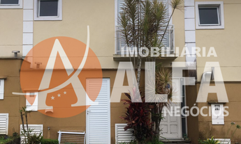 Imagem 2: Sobrado - 3 Dormitórios - Condomínio Green Village - Vila Santo Antônio do Portão - Cotia