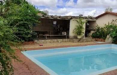 Imagem 4: 4 dormitórios, 1 suítes, 5 banheiro, 4 vagas na garagem