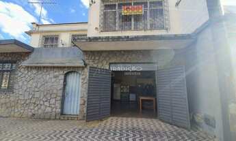 Imagem: Vende-se casa espaçosa e iluminada no Centro