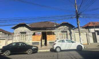 Imagem: CASA à venda, 6 quartos, 1 vaga, CENTRO