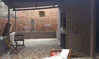 Imagem 3: Casa com amplo quintal