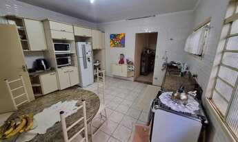 Imagem 7: Casa espaçosa localização privilegiada