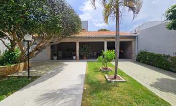 Imagem 7: Casa térrea em excelente localização e com terreno amplo