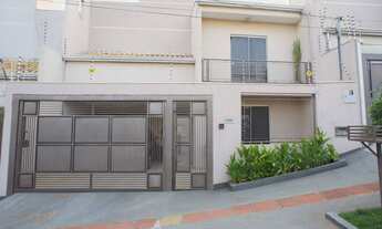 Imagem: Sobrado à venda, 3 quartos, Monte Castelo