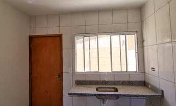 Imagem 4: Casa à Venda, Independente, com Quintal e Garagem para 2 Carros