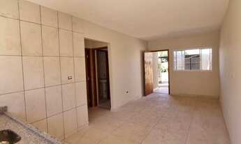 Imagem 3: Casa à Venda, Independente, com Quintal e Garagem para 2 Carros