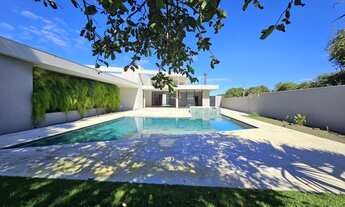 Imagem 3: Casa espaçosa e com muita iluminação natural no Terras do Golfe