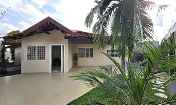 Imagem: Casa térrea reformada no Caranda Bosque