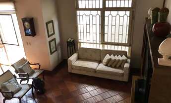 Imagem 6: Sobrado Amplo em Localização Estratégica