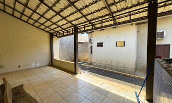 Imagem 6: Ampla Residência de 177m² com Terreno 10x29m e Energia Solar