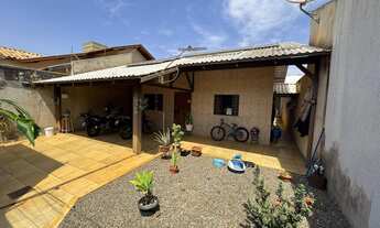 Imagem: Ampla Residência de 177m² com Terreno