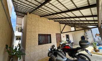 Imagem 2: Ampla Residência de 177m² com Terreno 10x29m e Energia Solar