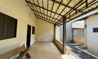 Imagem 5: Ampla Residência de 177m² com Terreno 10x29m e Energia Solar