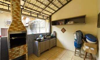 Imagem 7: Ampla Residência de 177m² com Terreno 10x29m e Energia Solar