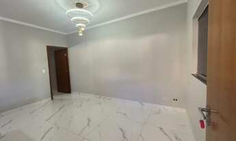 Imagem 2: Casa Perfeita com 3 Quartos (1 Suíte), Piscina e Planejados - Seu Refúgio de Lazer!