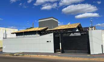 Imagem: Casa Aconchegante com 72m², 3 Quartos (1