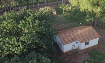 Imagem: Chácara Encantadora a Minutos de Campo