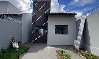 Imagem 2: Casa Térrea com 03 Quartos à Venda no Bairro Pioneiros