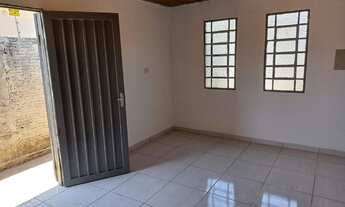 Imagem 3: Excelente oportunidade casa térrea com 03 quartos no Aero Rancho