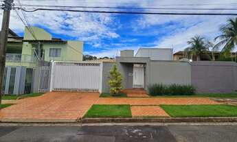 Imagem: Casa térrea reformada e rica em planejados