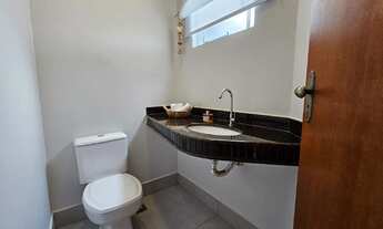 Imagem 5: Casa térrea reformada e rica em planejados na entrada do Carandá Bosque