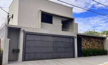 Imagem: Excelente Sobrado - Rita Vieira