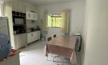 Imagem 2: Casa à venda em Guaramirim (Ilha da Figueira) — 2 quartos, 1 suíte, 1 vaga, aceita financi