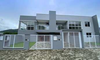 Imagem: Geminado Residencial com 3 Quartos no Bairro