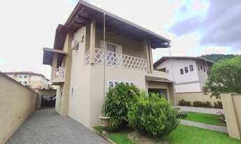 Imagem 3: Casa à Venda em Jaraguá do Sul com 4 quartos sendo 1 suíte – Bairro Água Verde