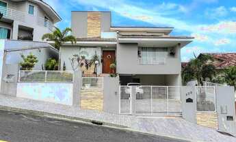 Imagem 2: Casa à venda em Jaraguá do Sul (Amizade) – 4 dorms, 2 suítes, 264,70 m²