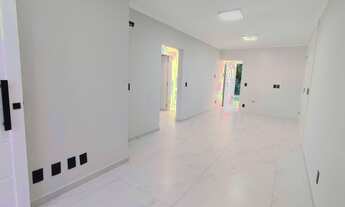 Imagem: Casa Geminada à venda, 3 quartos, sendo