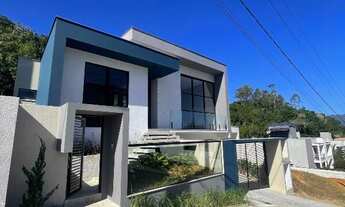 Imagem: Casa à venda, 3 quartos, sendo 3 suítes