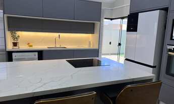 Imagem 4: Casa à venda em Jaraguá do Sul (Bairro Jaraguá 99) - Frente, 3 dormitórios, 2 vagas e fina