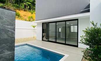 Imagem 2: Casa à Venda em Jaraguá do Sul com 4 quartos, sendo 4 suítes – Bairro Amizade