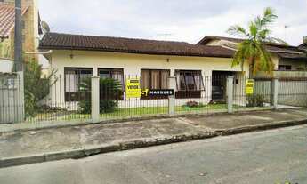 Imagem: Ampla casa semi mobiliada no Bairro Glória