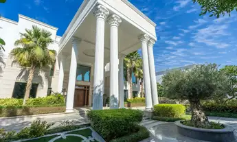 Imagem 5: 4 dormitórios, 4 suíte, 6 banheiro, 8 vagas na garagem