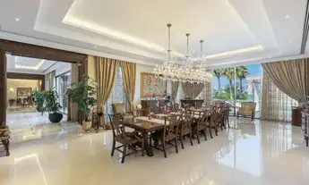 Imagem 3: 4 dormitórios, 4 suíte, 6 banheiro, 8 vagas na garagem