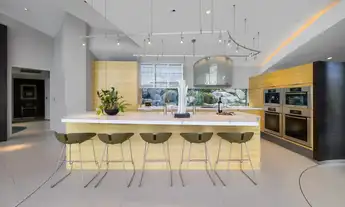 Imagem 3: 4 dormitórios, 4 suíte, 1 banheiros, 2 vagas na garagem