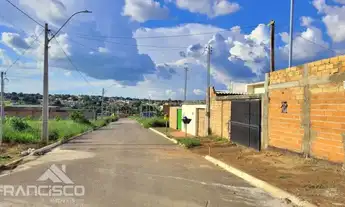 Imagem 2: Lote com Infraestrutura Pronta para Construir