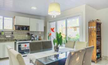 Imagem: ! CDATA Casa para Venda - 230m², 3 dormitórios